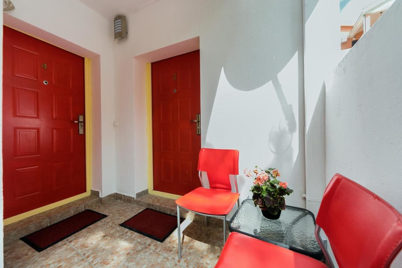 Апартаменты Blue sea apartments by ArniCare Рафаиловичи-30