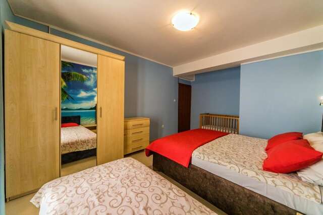 Апартаменты Blue sea apartments by ArniCare Рафаиловичи-41